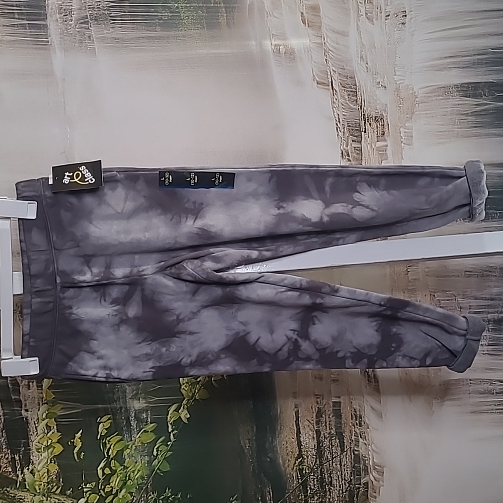 New with tags! Art Class Girls Large gray tie dye cozy fleece sweatpants